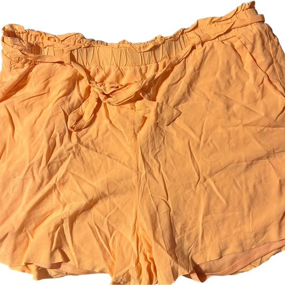 Torrid shorts/ size- 1 / color : peach nectar - Picture 4 of 5